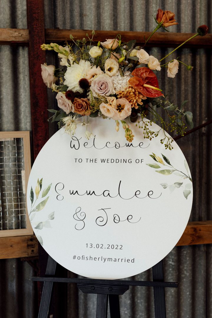 Paperlust welcome sign, Round welcome sign with botanical watercolor greenery. Emmalee & Joe